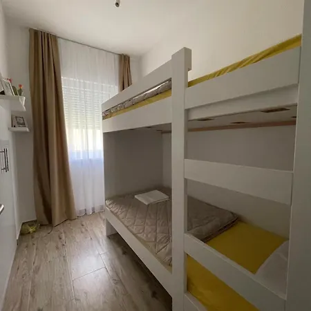 Seaesta - Nika Apartment
